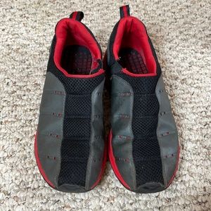 Reebok women’s size 5 slip on sneakers